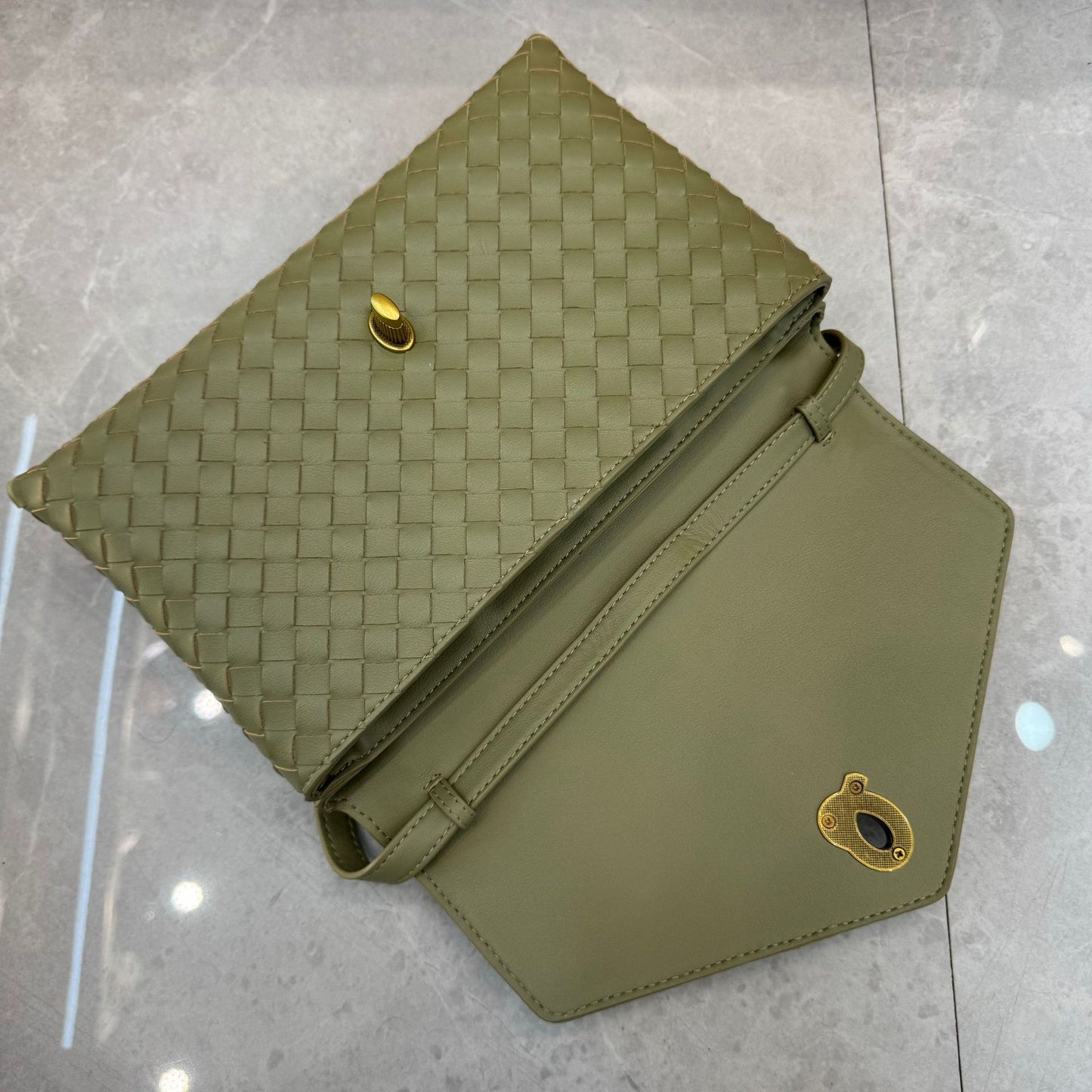 Knot Lock Leather Top Handle Bag